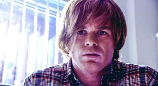 Michael C. Hall interpreta la versione adolescenziale di Dexter. Più o meno.