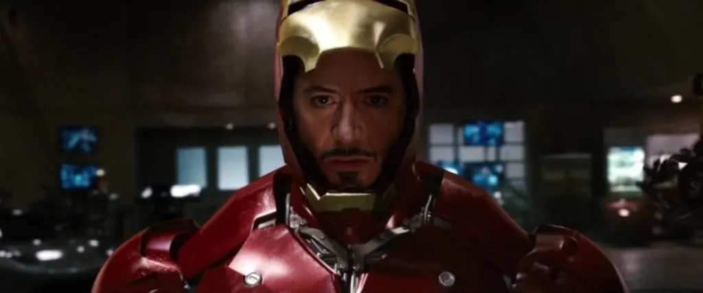 Iron Man in una scena dell'omonimo film tratto da Marvel, una delle migliori saghe cinematografiche 