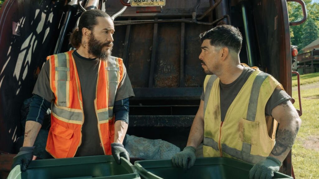 Robbie e Cliff lavorano come netturbini di giorno e rapinatori di notte