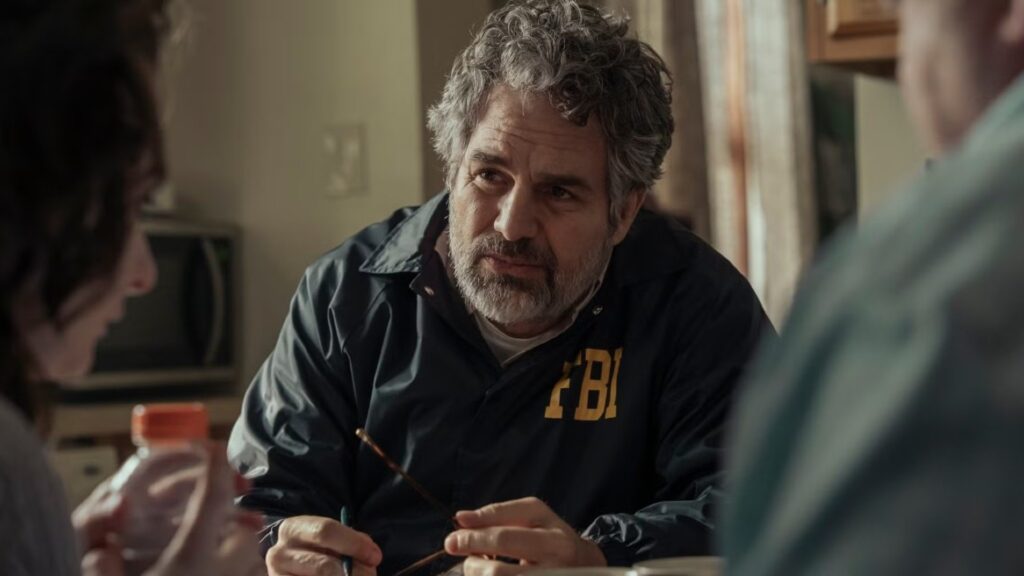 Mark Ruffalo è Tom Brandis in Task