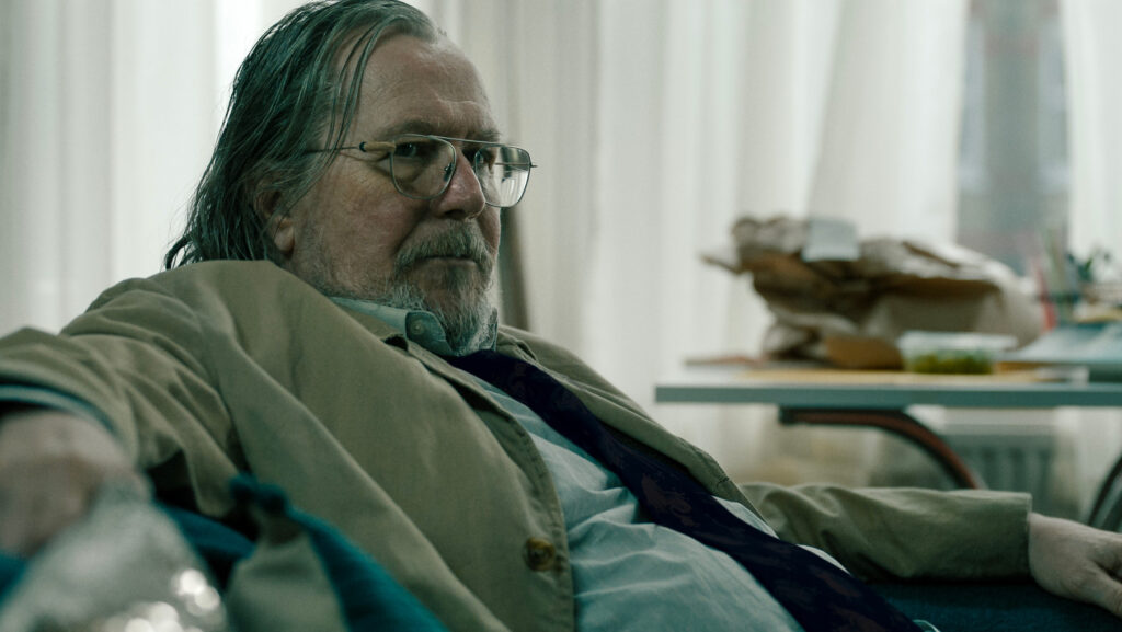 Gary Oldman è Jackson Lamb in Slow Horses