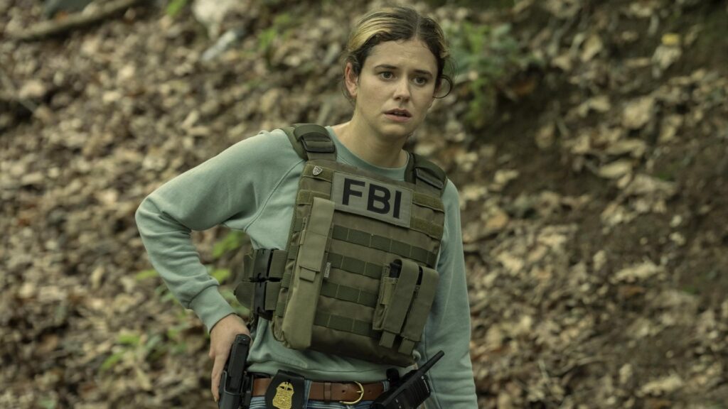 Lizzie durante l'operazione della squadra nel bosco