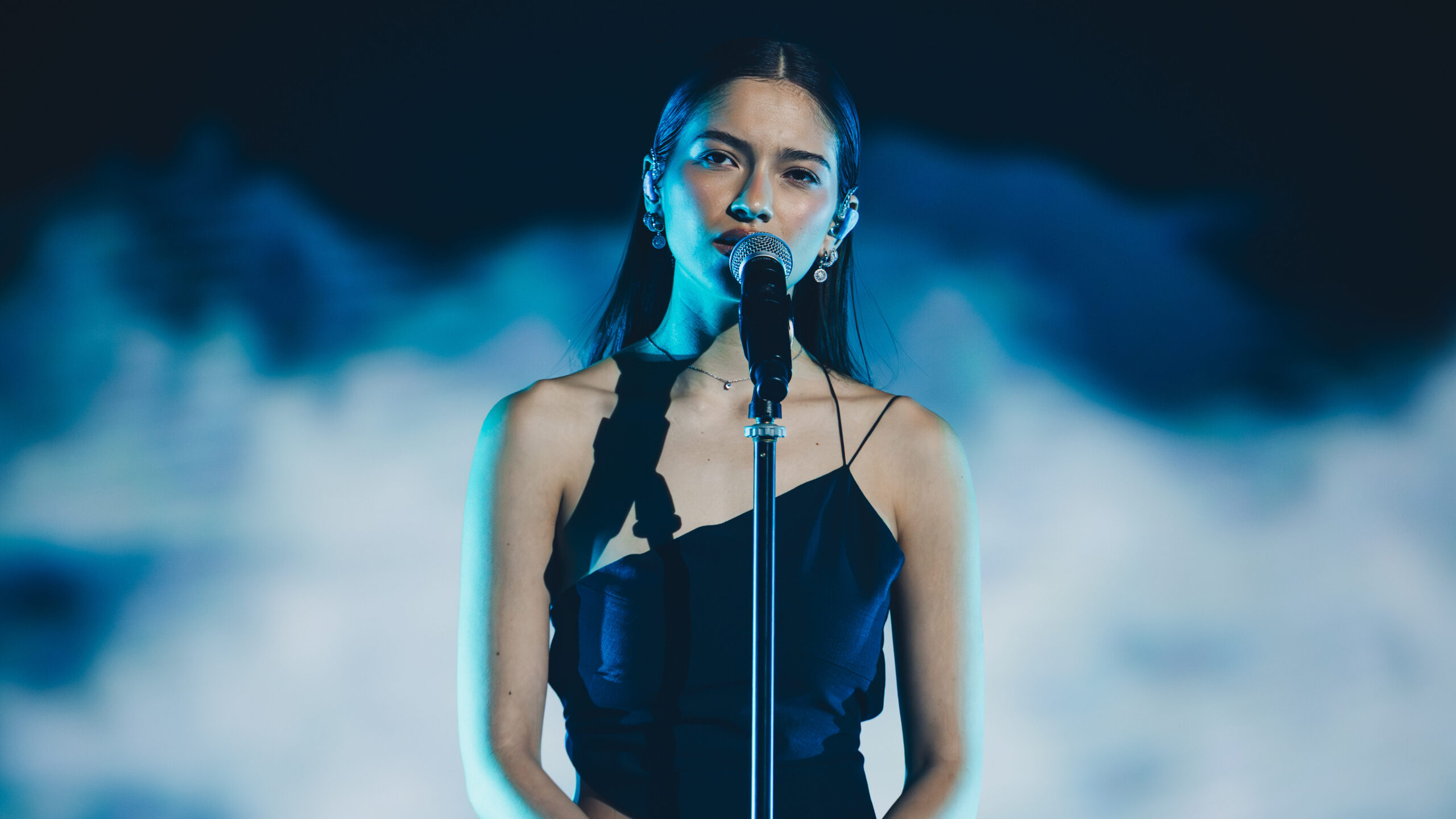 Mayu al primo live di X Factor 2025 - Immagini concesse da Sky Italia

