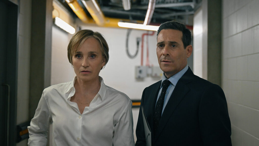 Whelan e Taverner ascoltano l'ipotesi di Jackson Lamb