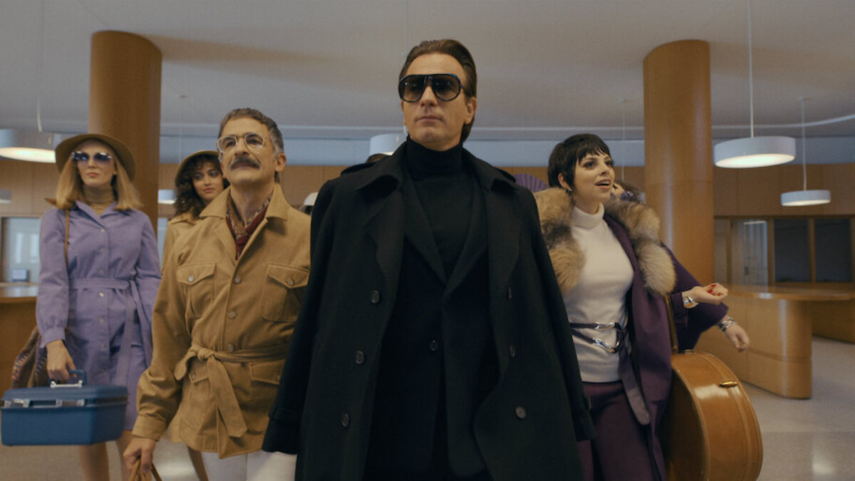 Ewan McGregor in una scena di Halston, tra le Serie Tv da vedere su Netflix