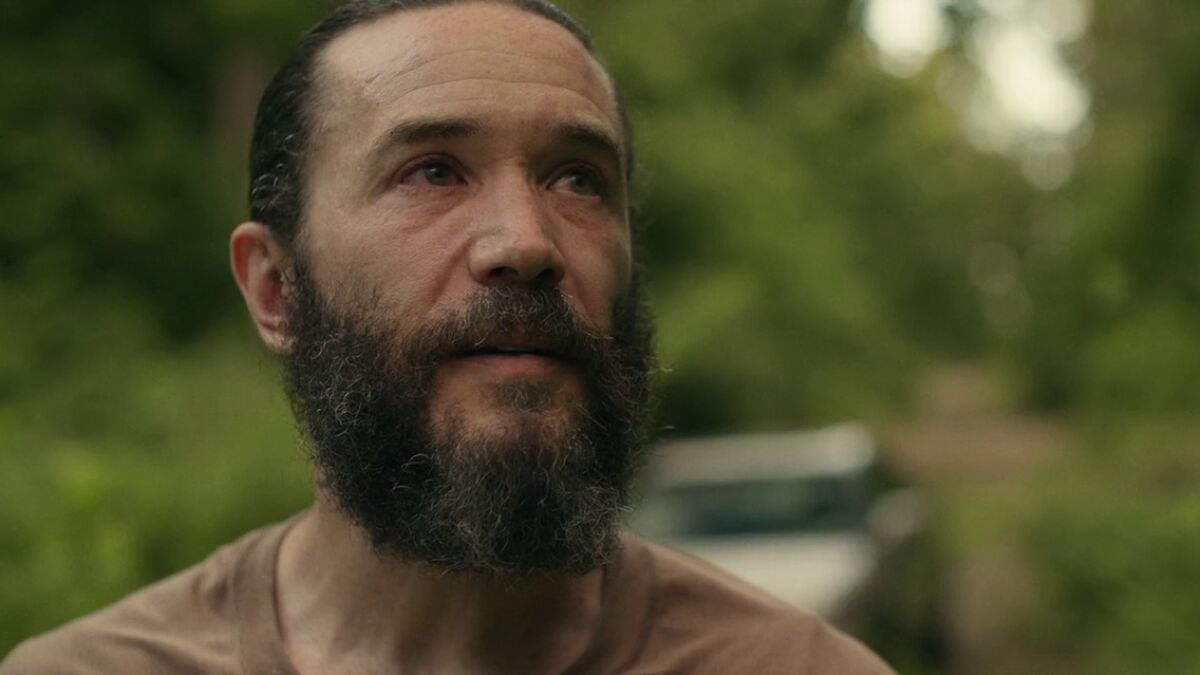 Tom Pelphrey in una delle scene finali di Task 1x06, una delle migliori serie tv di novembre