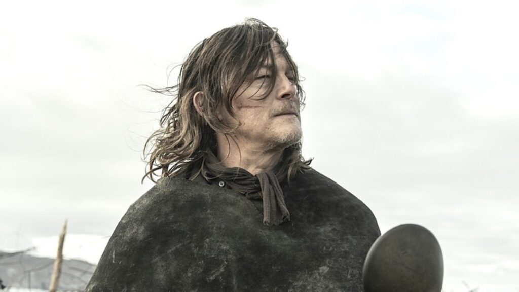 Daryl in una scena di The Walking Dead: Daryl Dixon 3