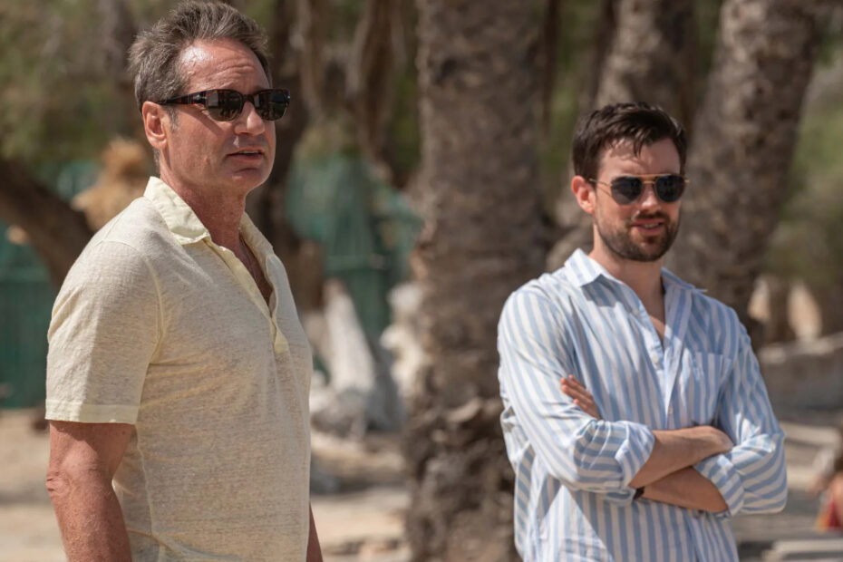 Jamie e Adam osservano il mondo sotto il sole cocente della Grecia, in Malice