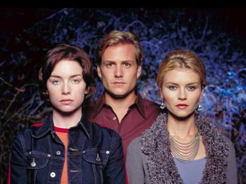 parte del cast di The Others, una delle Serie Tv paranormali da vedere