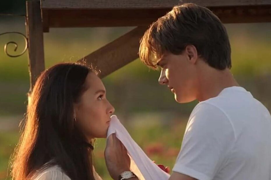 Conrad e Belly in una scena de L'Estate nei tuoi occhi 3, una delle migliori Serie Tv Amazon Prime Video