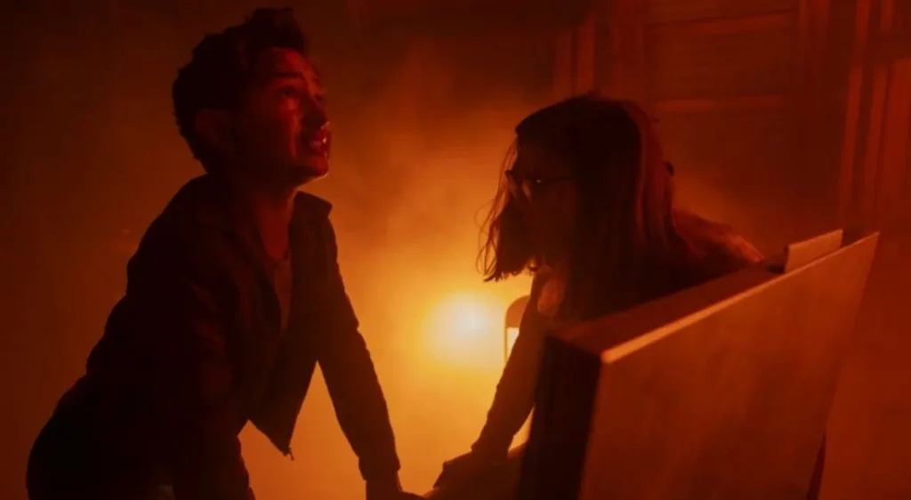 l'incendio al Black Spot nel settimo episodio di IT: Welcome to Derry - Credits: HBO