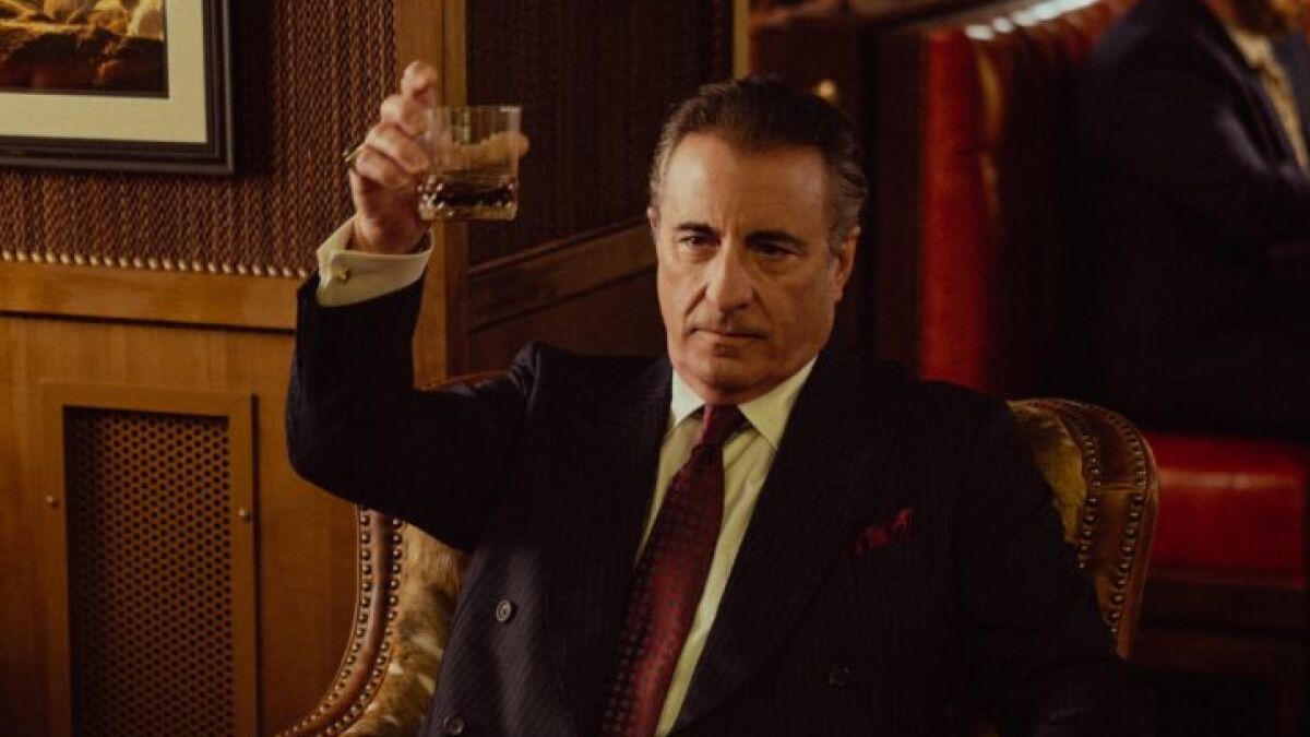 Andy Garcia in una scena di Landman 2x03