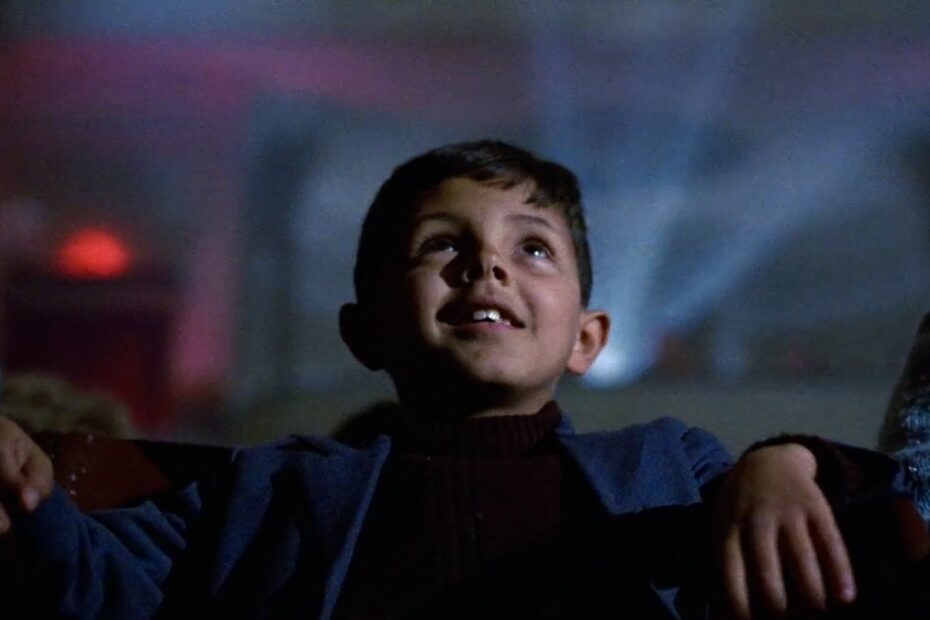 Una scena tratta da Nuovo Cinema Paradiso, uno dei film da vedere