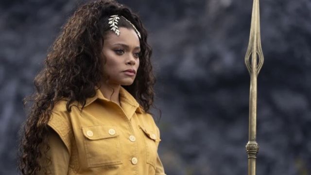 Atena viene presentata come un inganno delle sirene per Annabeth in Percy Jackson e gli dei dell'Olimpo 2x05