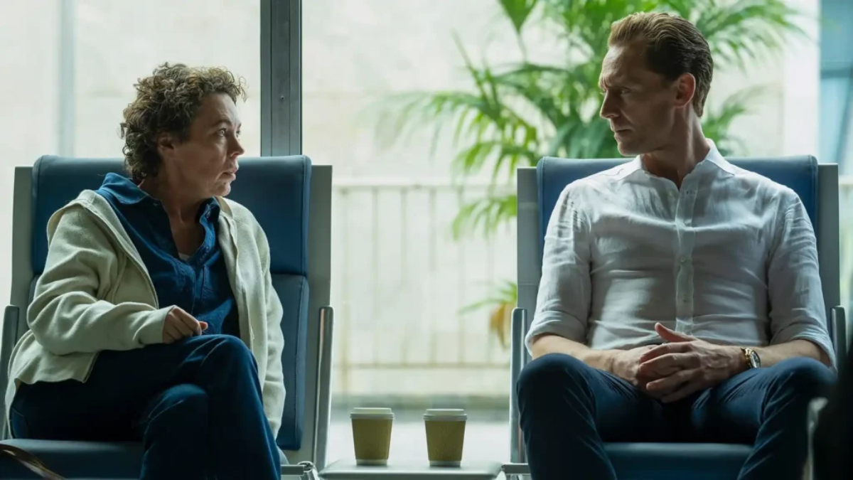 Angela e Jonathan si confrontano. La donna deve qualche spiegazione all'uomo, su The Night Manager 2