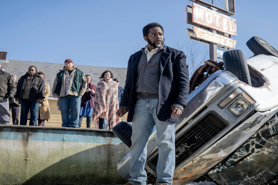 Boyd Stevens in una scena di From, una delle Serie Tv da vedere nel 2026