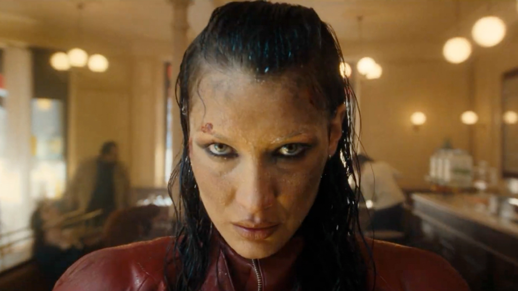 Bella Hadid in una scena di The Beauty