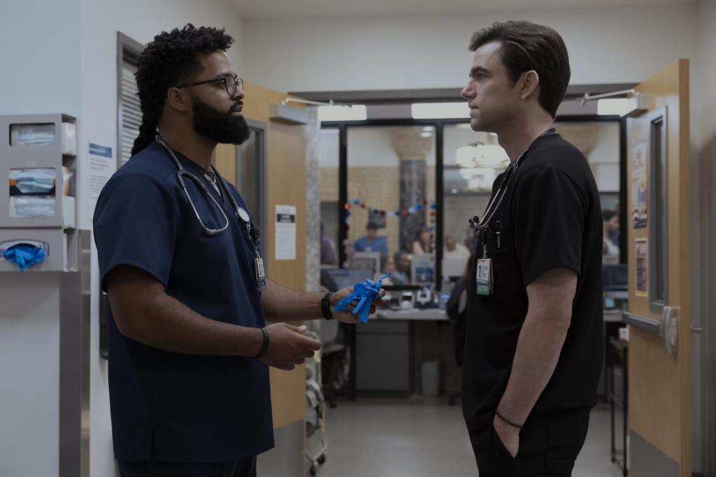 Longdan in una scena di The Pitt 2