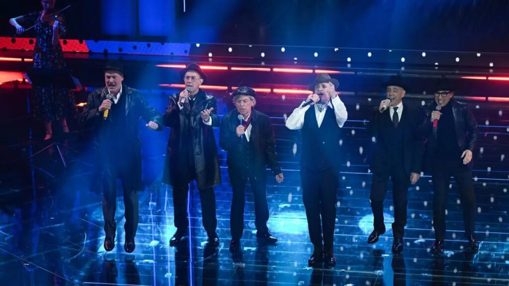 J-Ax alla serata duetti di Sanremo 2026 - credits: rai uno