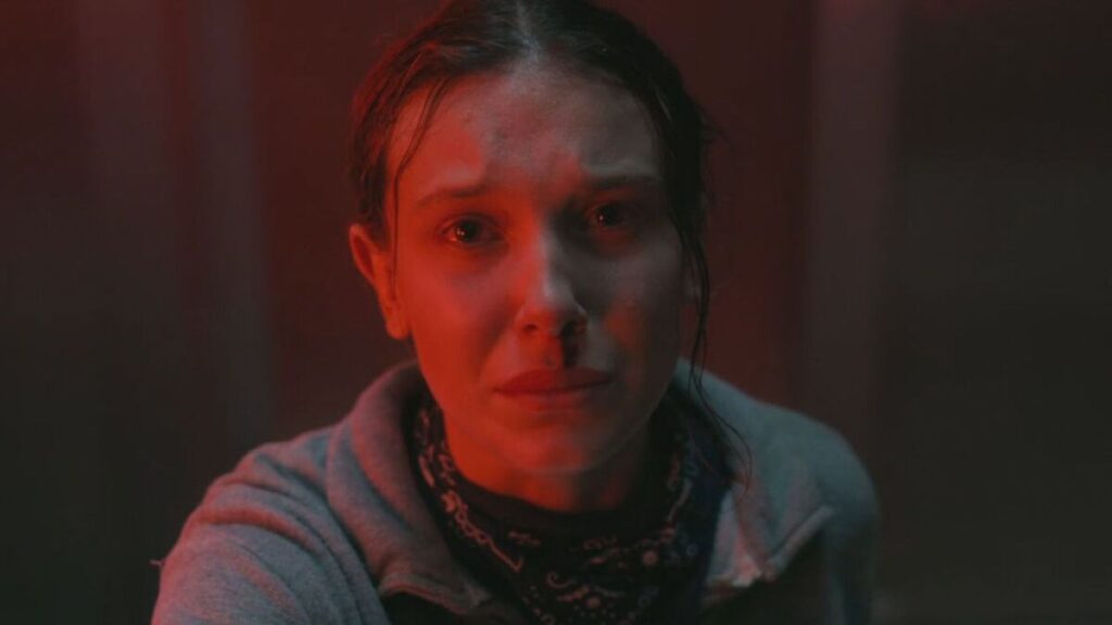 Millie Bobby Brown -  in una scena di Stranger Things - fa parte della classifica dei migliori attori under 30