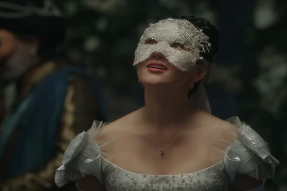 Sophie in Bridgerton