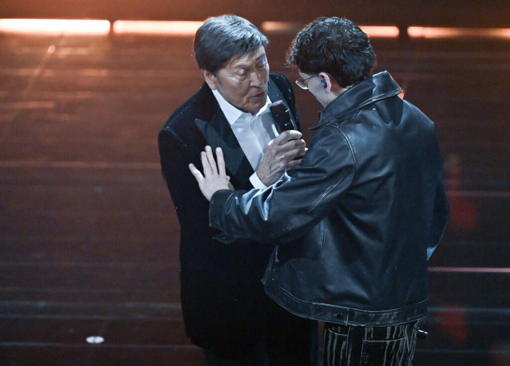 Tredici Pietro e Gianni Morandi alla serata duetti di Sanremo 2026 - Credits: Rai Uno