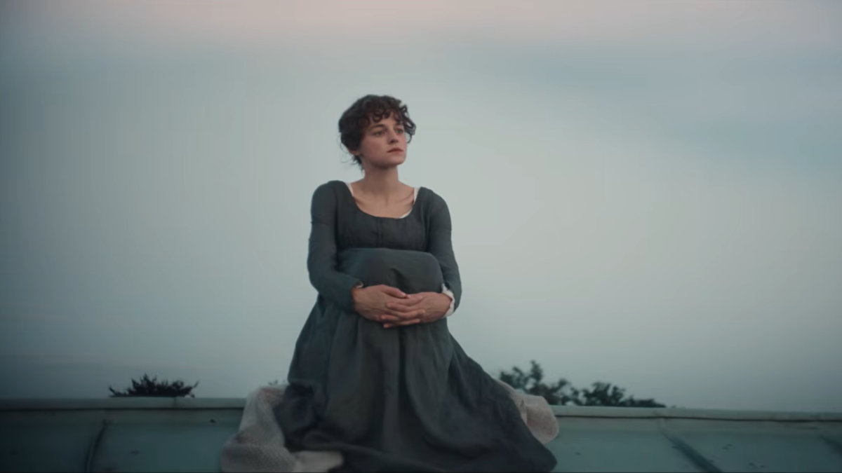 Emma Corrin in una scena del teaser di Orgoglio e Pregiudizio