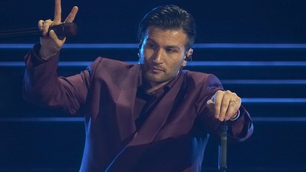 Eddie Brock alla finale di Sanremo 2026 - Credits: Rai Uno