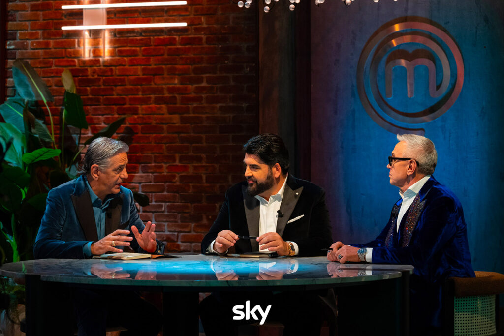 I tre giudici Giorgio Locatelli, Bruno Barbieri e Antonino Cannavacciuolo decidono il vincitore di MasterChef 15 - Immagini concesse da Sky Italia