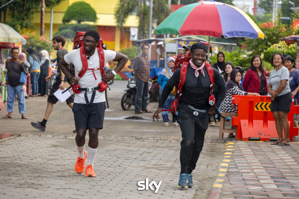 I Commedians sono a rischio eliminazione nella terza puntata di Pechino Express 2026 - Immagini concesse da Sky Italia