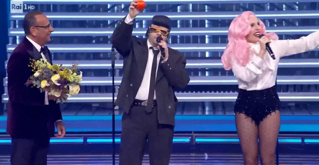 Il caco di TonyPitony sul palco di Sanremo