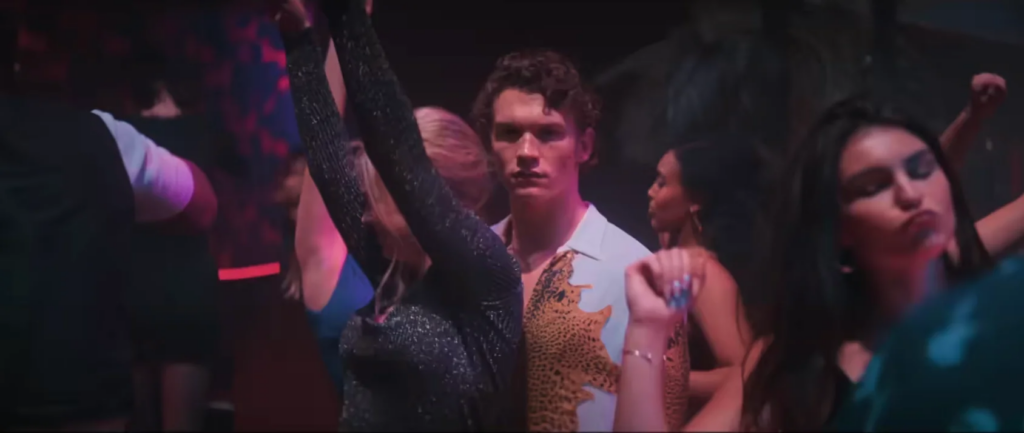 Ilya in una scena del quarto episodio di Heated Rivalry