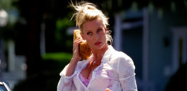Edie Britt in Desperate Housewives (Reddit)