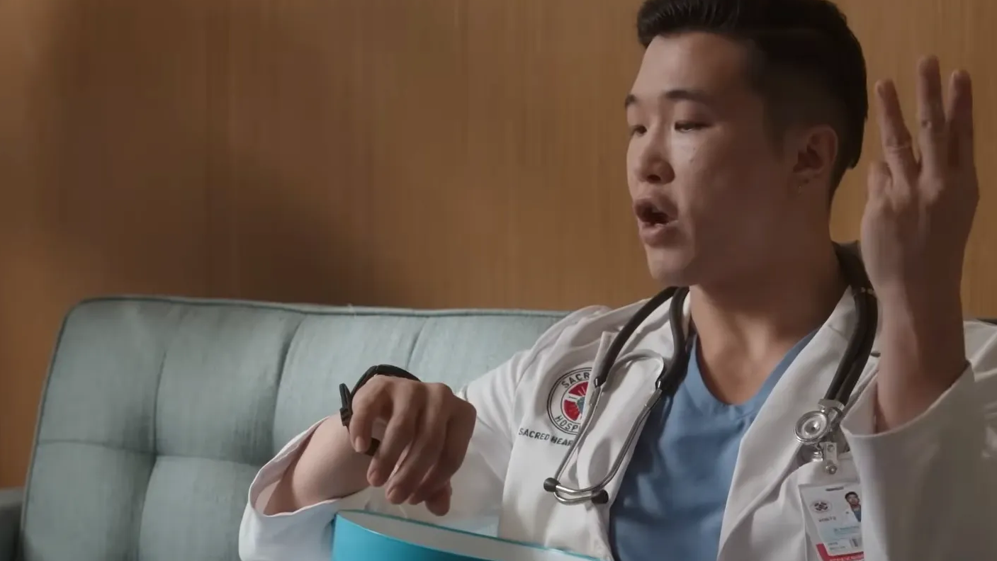Kevin Park in una scena di Scrubs 