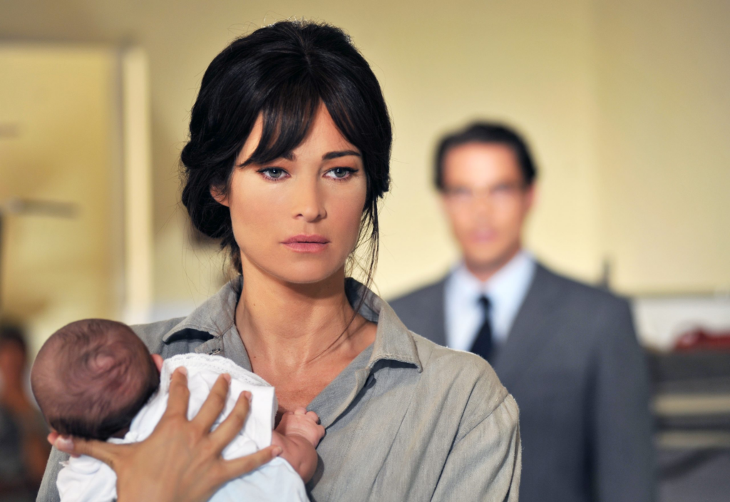 Manuela Arcuri in una scena di Pupetta - Il coraggio e la passione, una delle peggiori serie tv italiane