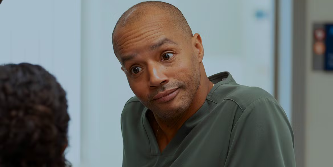 Turk in una scena di Scrubs 