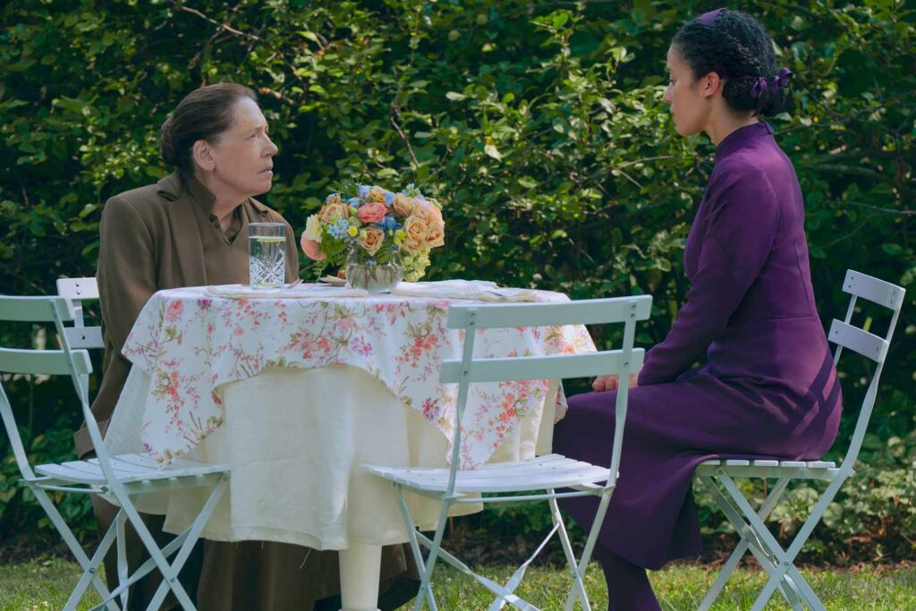 Agnes e zia Lydia nell'ottavo episodio di The Testaments
