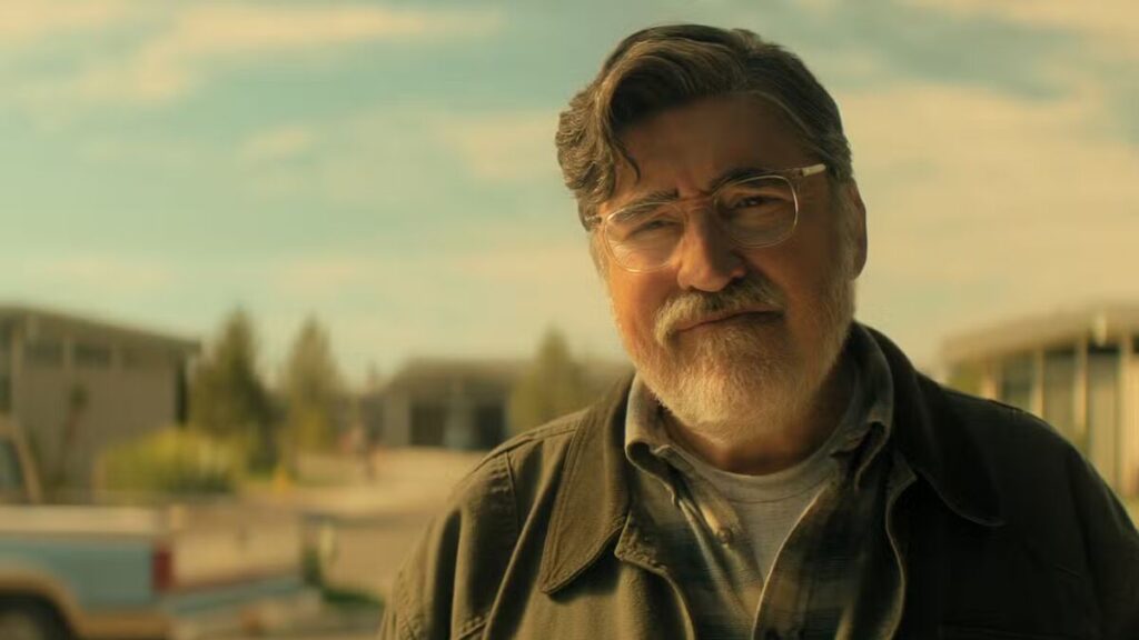 Molina interpreta Sam in The Boroughs, una delle migliori serie tv uscite su Netflix 