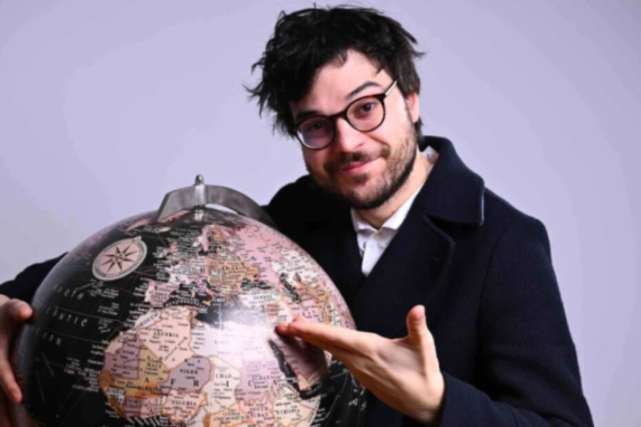 Guido Damini è l'host di Cenni storici per fare lo splendido