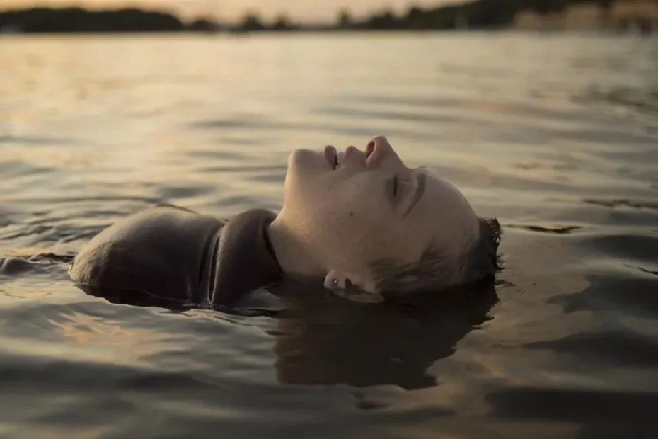 Un'immagine tratta dalla serie Netflix 'Unhortodox'