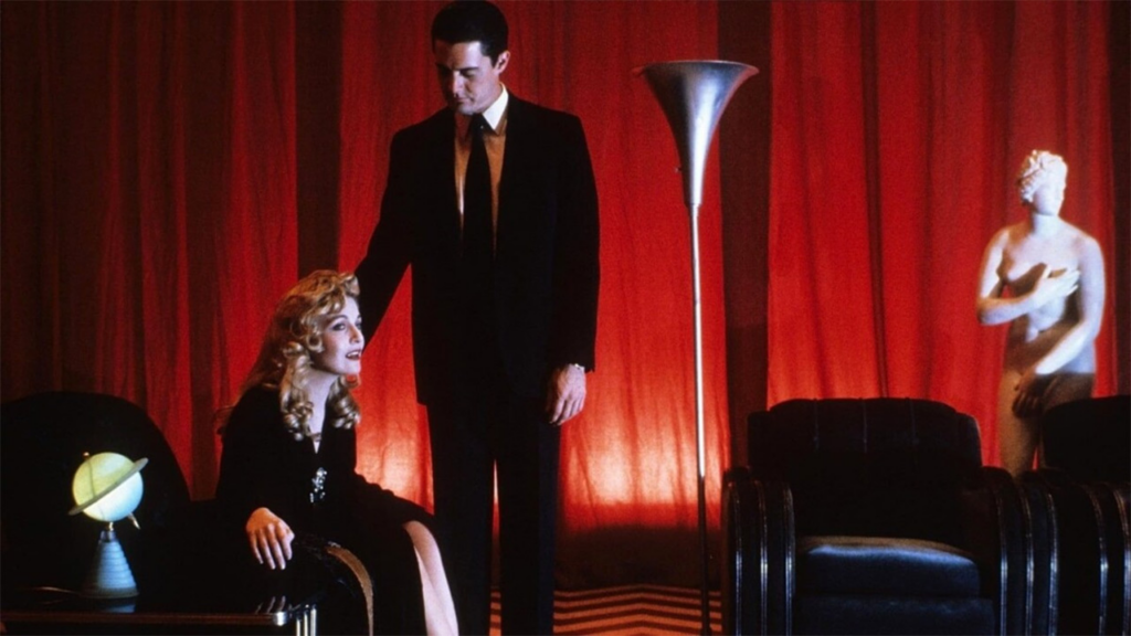 Fuoco cammina con me è uno dei film da vedere più complicati