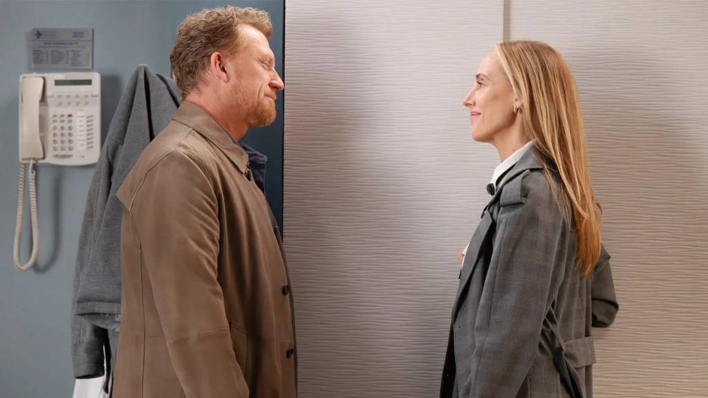 Teddy e Owen in Grey's Anatomy 22