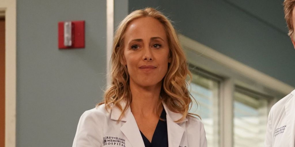 Teddy in una scena di Grey's Anatomy 22