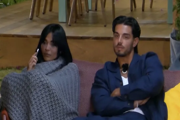 Francesca con il tentatore a Temptagtion Island 2026