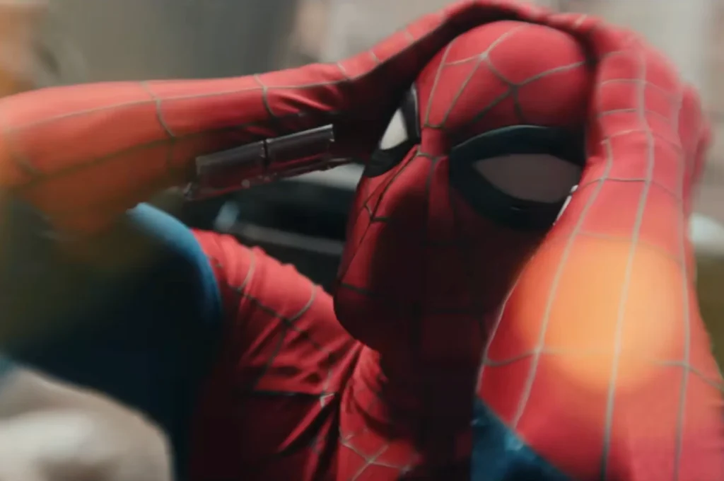 Tom Holland nei panni dell'uomo ragno