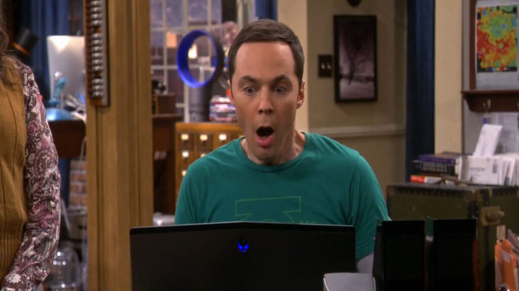 Sheldon in una scena di the big bang theory