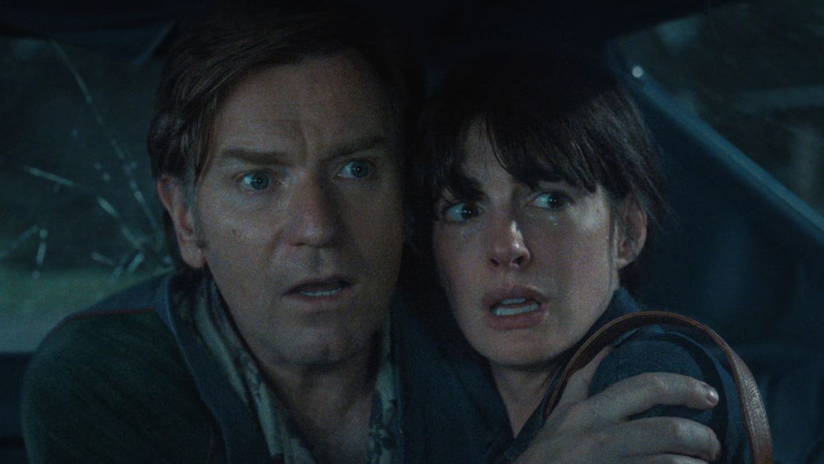 Ewan McGregor e Anne Hathaway sono i protagonisti de La fine di Oak Street