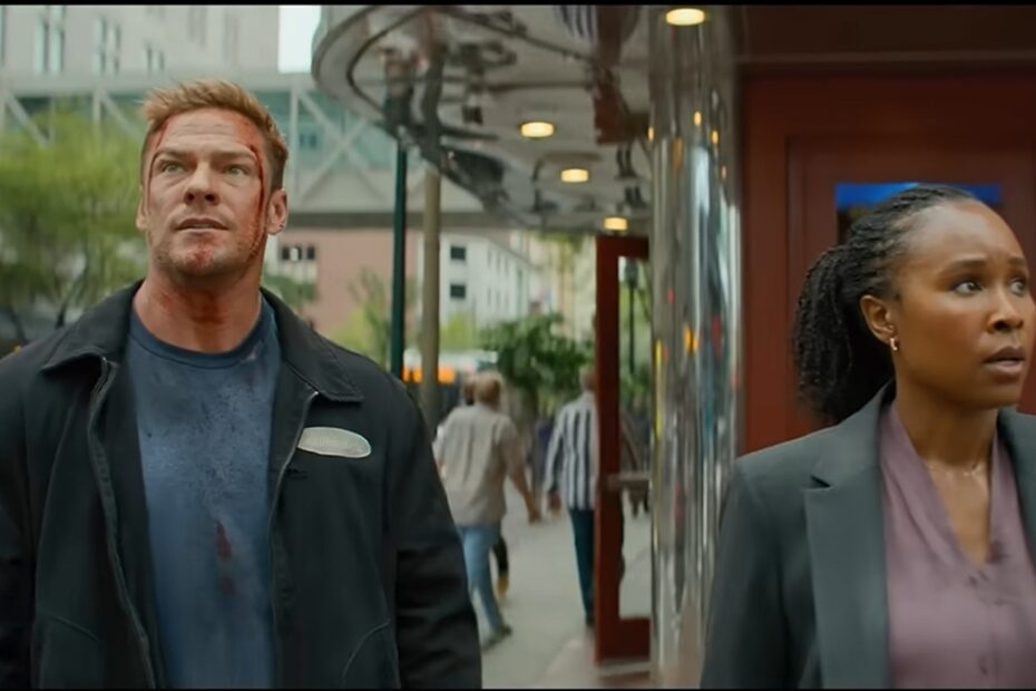 Un malconcio Reacher cerca di sfuggire a tutti gli inseguitori, aiutandosi con Tamara, in Reacher 4