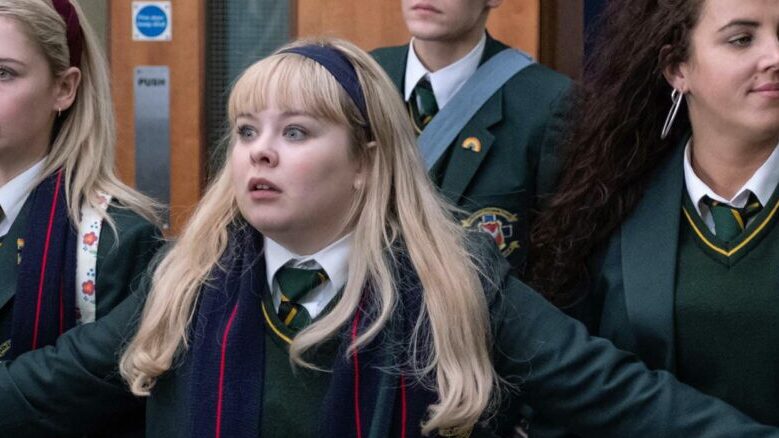 Nicola Coughlan in Derry Girls è uno degli attori delle serie tv più anziani