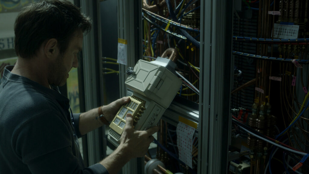 Jason Dessen studia la Scatola in Dark Matter 2x03